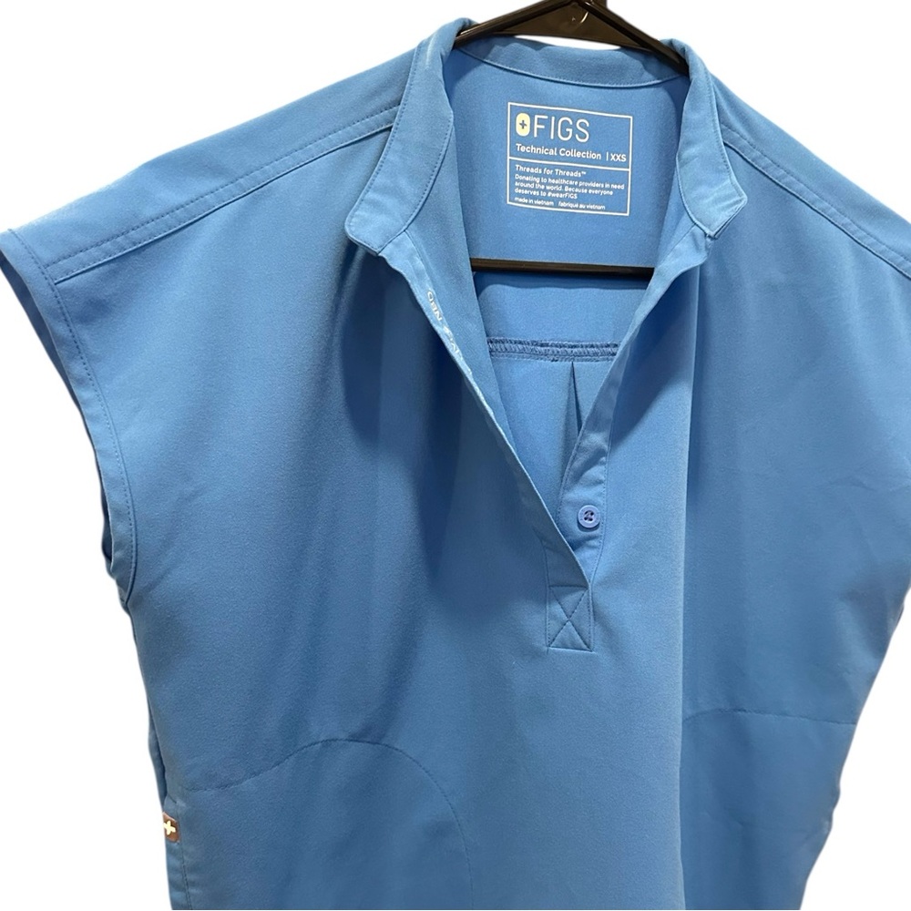 Figs Women's Medical Tunic in Sky Blue - Picture 3 of 5